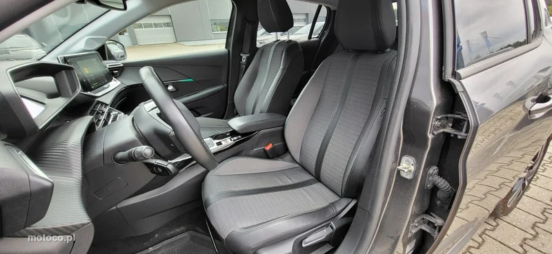Peugeot 208 9