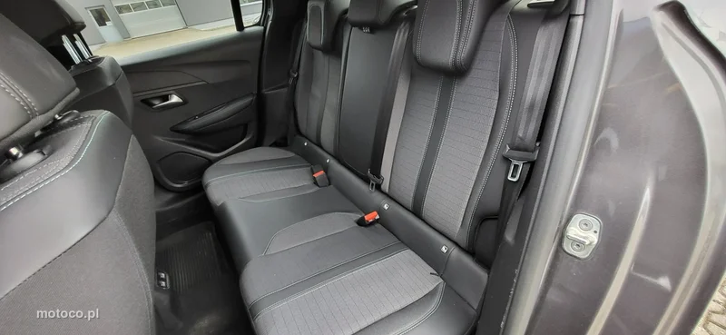Peugeot 208 10