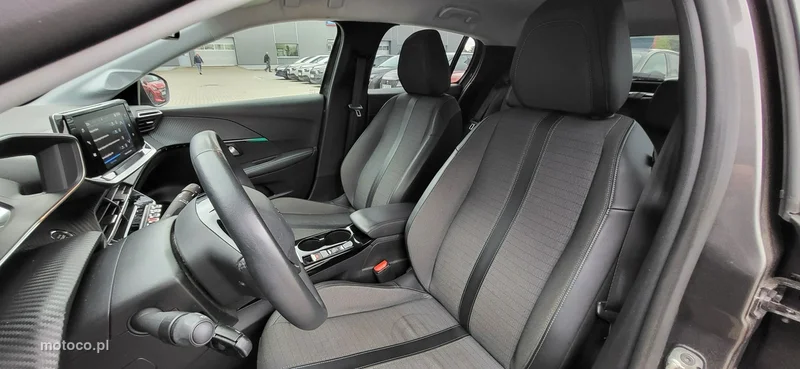 Peugeot 208 11