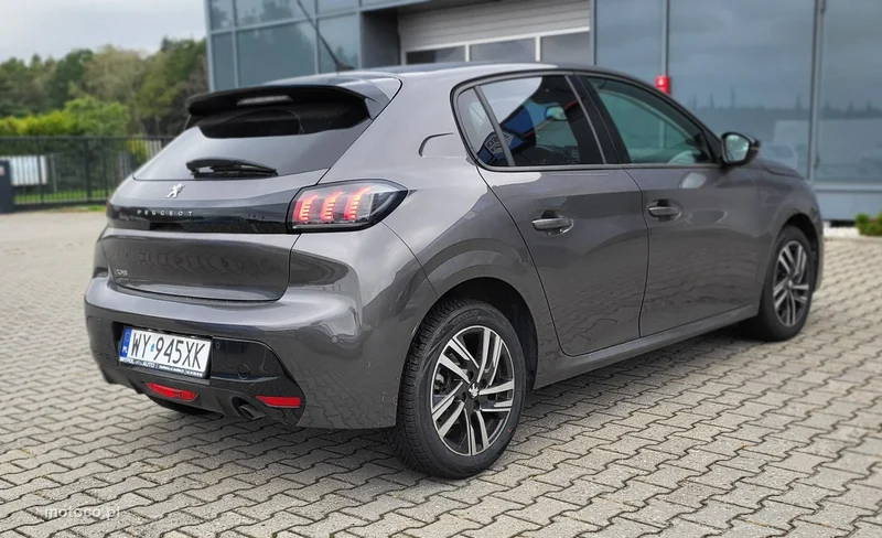 Peugeot 208 5