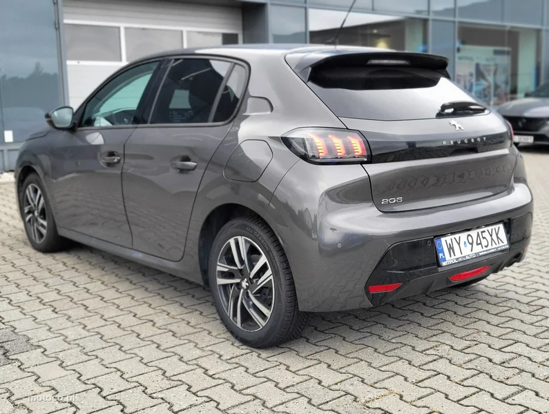 Peugeot 208 7