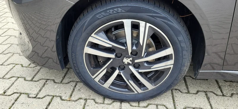 Peugeot 208 15