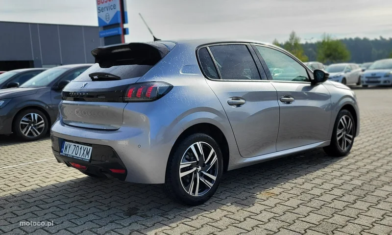 Peugeot 208 5