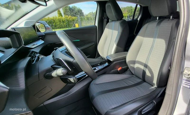 Peugeot 208 9