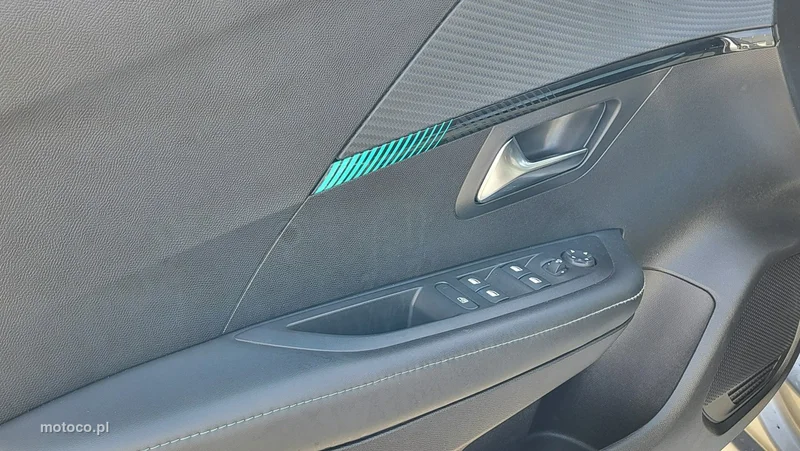 Peugeot 208 10
