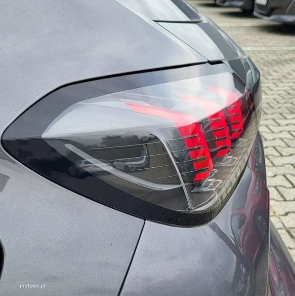 Peugeot 208 9