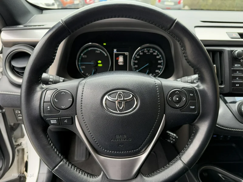 Toyota RAV 4 XA40 16