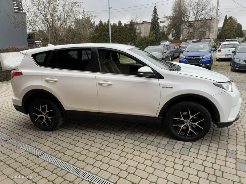 Toyota RAV 4 XA40 5