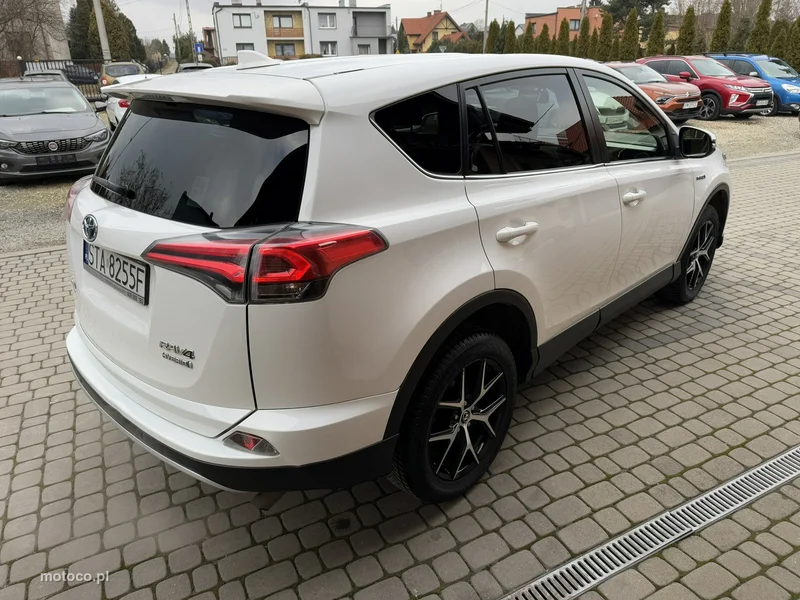 Toyota RAV 4 XA40 6
