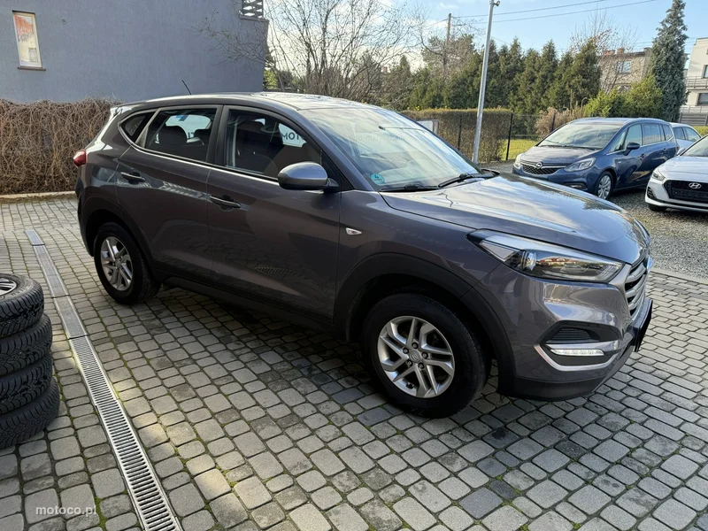 Hyundai TUCSON 4