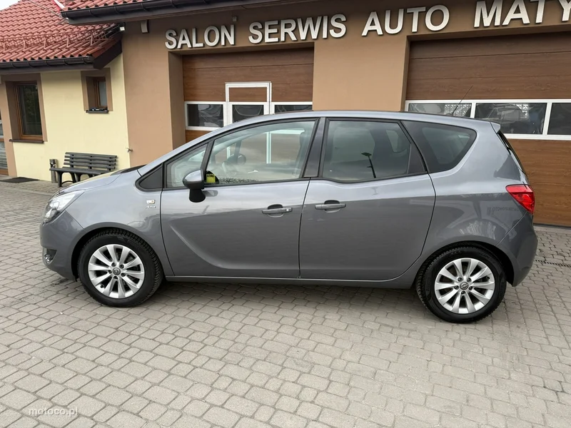 Opel Meriva B 11