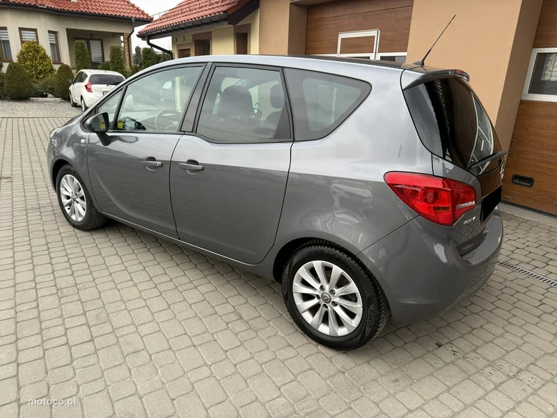 Opel Meriva B 10