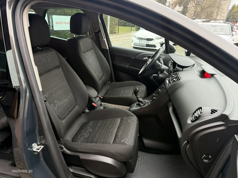 Opel Meriva B 22