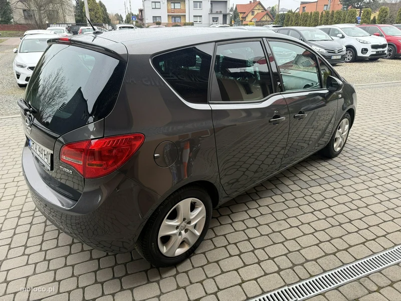 Opel Meriva B 6