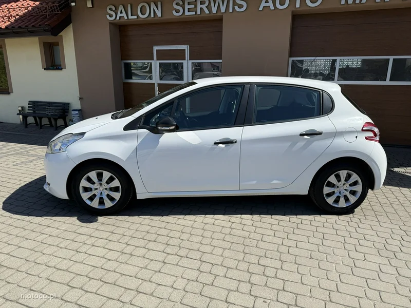 Peugeot 208 11