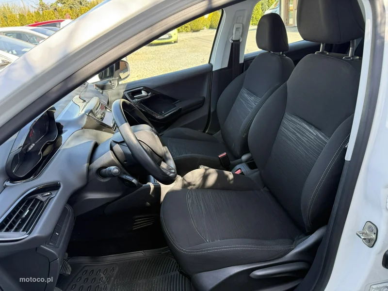 Peugeot 208 17