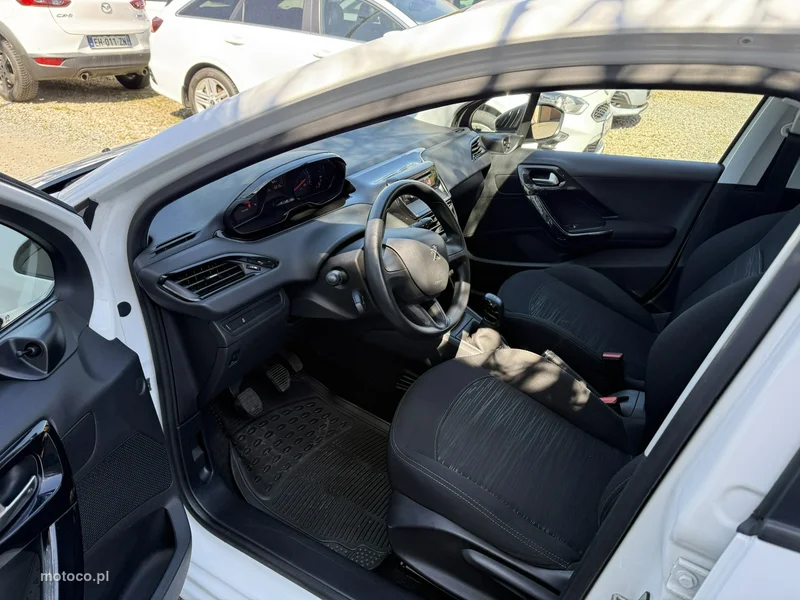 Peugeot 208 18