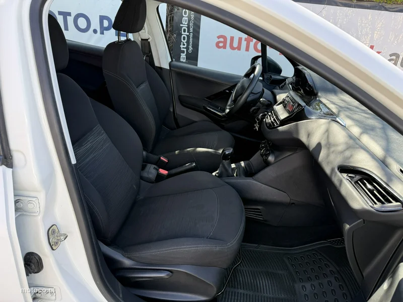 Peugeot 208 19