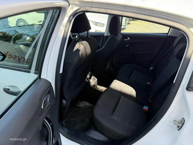 Peugeot 208 22
