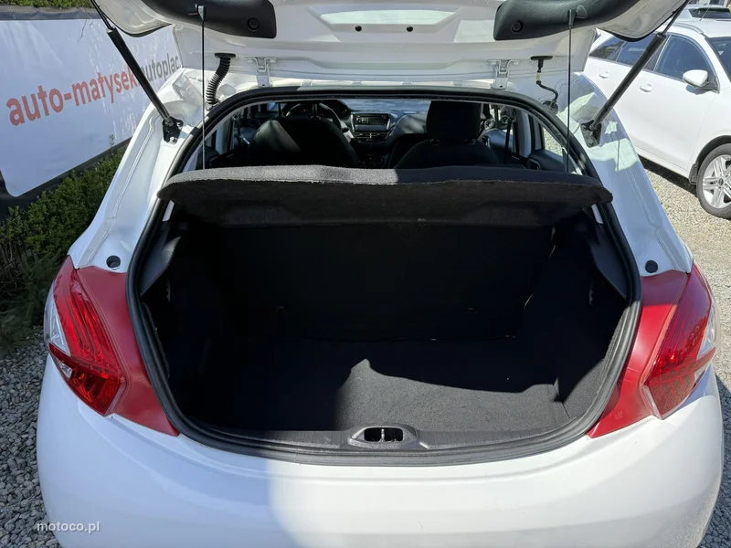 Peugeot 208 23