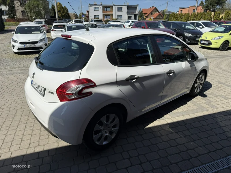Peugeot 208 6
