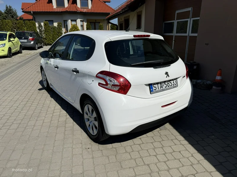 Peugeot 208 9