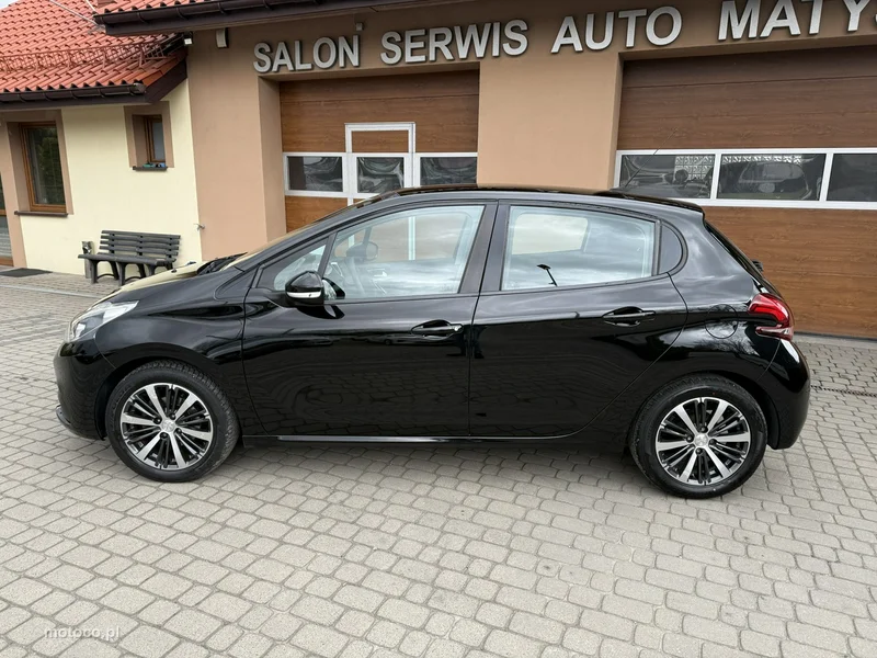 Peugeot 208 11