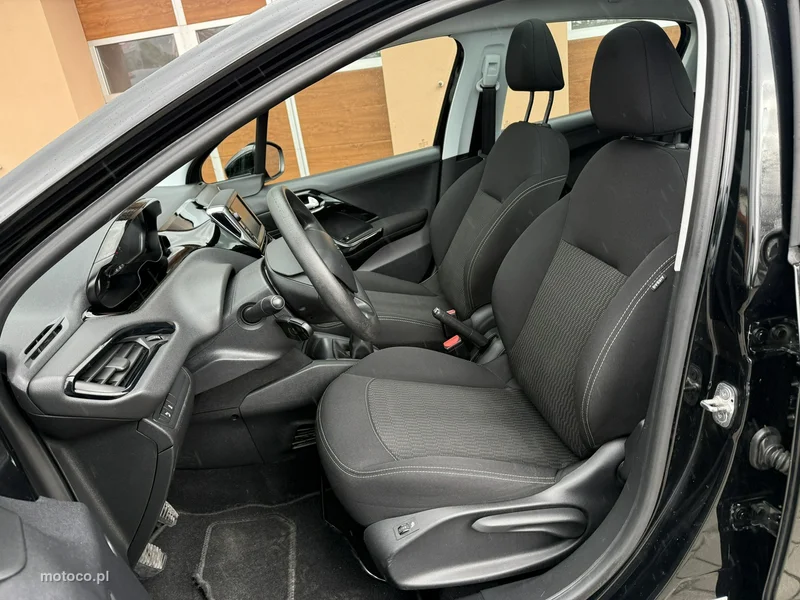 Peugeot 208 21