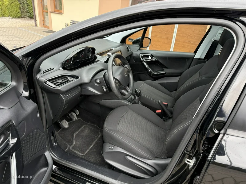Peugeot 208 22