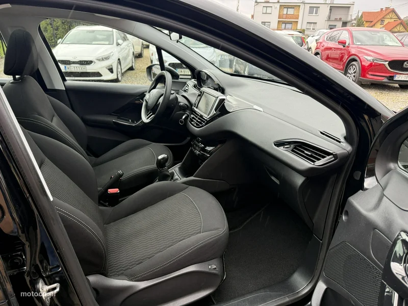 Peugeot 208 24