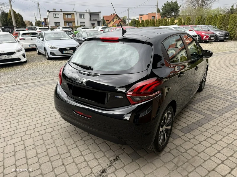Peugeot 208 7