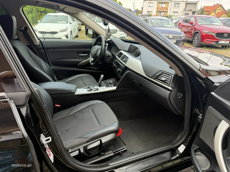 BMW Seria 3 F30 3GT 22