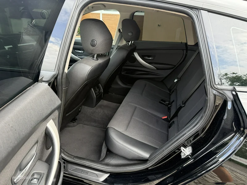 BMW Seria 3 F30 3GT 23