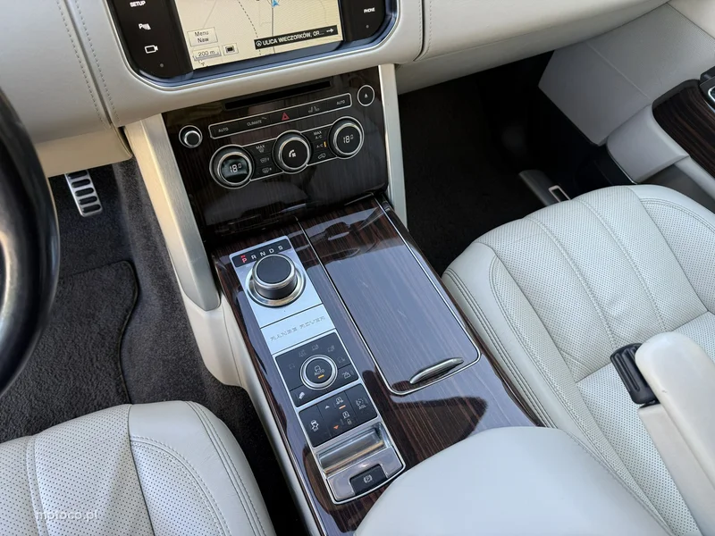 Land Rover Range Rover 17
