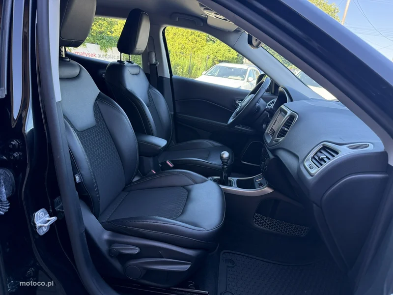 Jeep Compass 26
