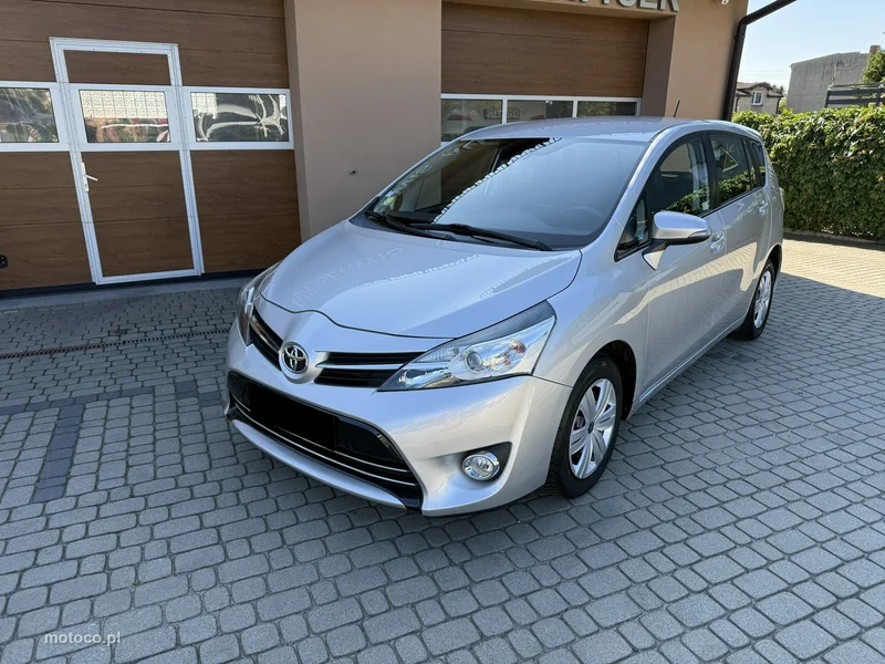 Toyota Verso 13