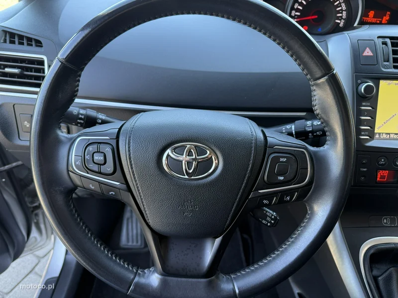 Toyota Verso 15