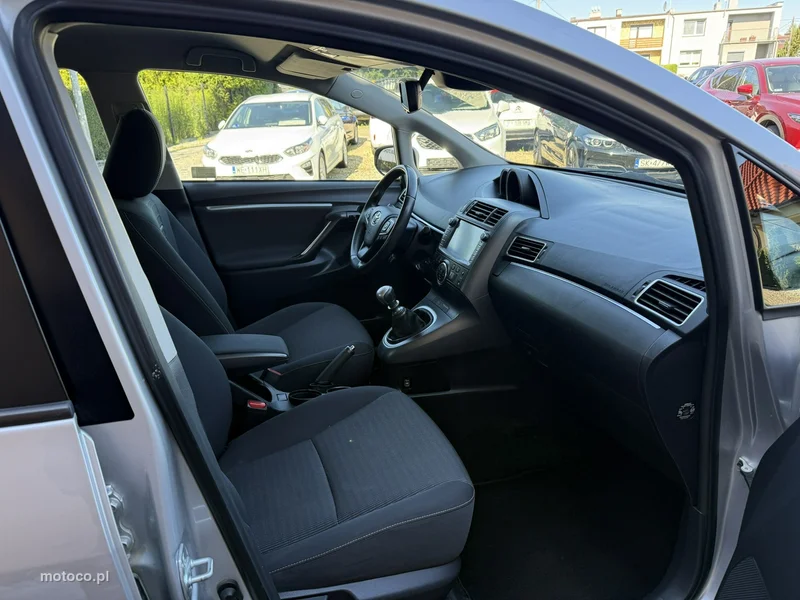 Toyota Verso 21