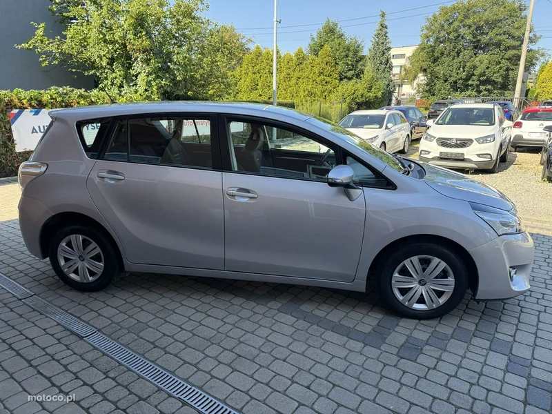 Toyota Verso 5