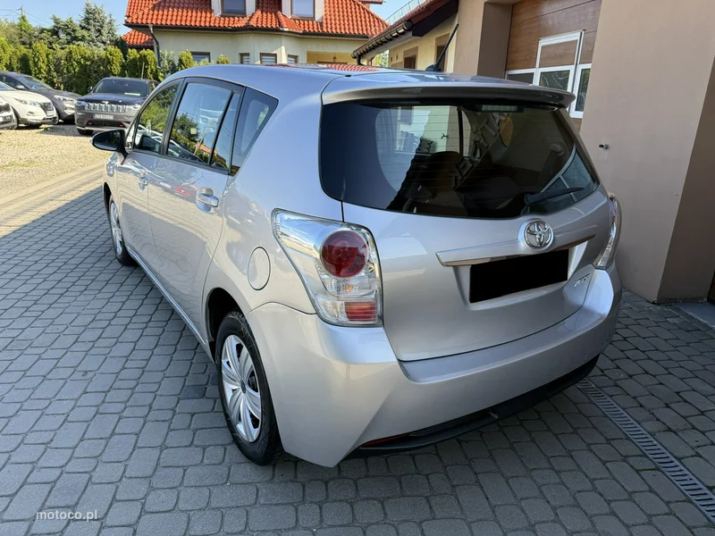 Toyota Verso 9