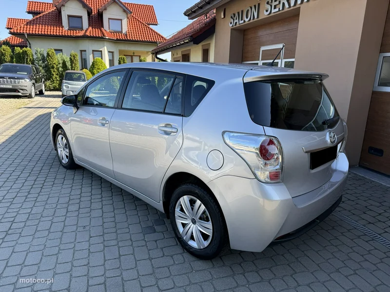Toyota Verso 10
