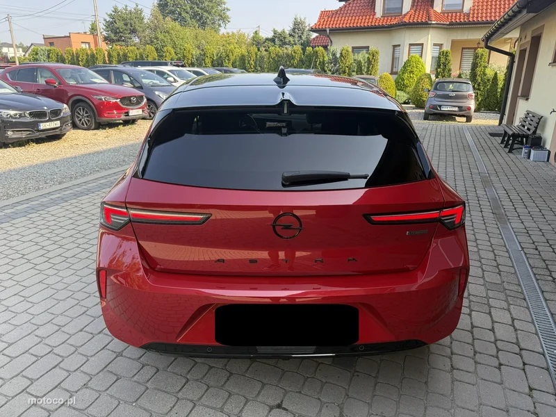 Opel Astra L 8