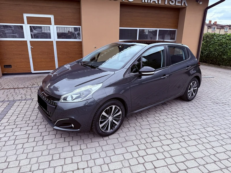 Peugeot 208 12