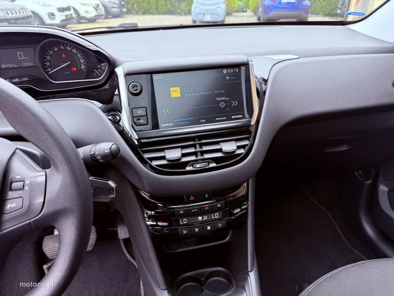 Peugeot 208 16