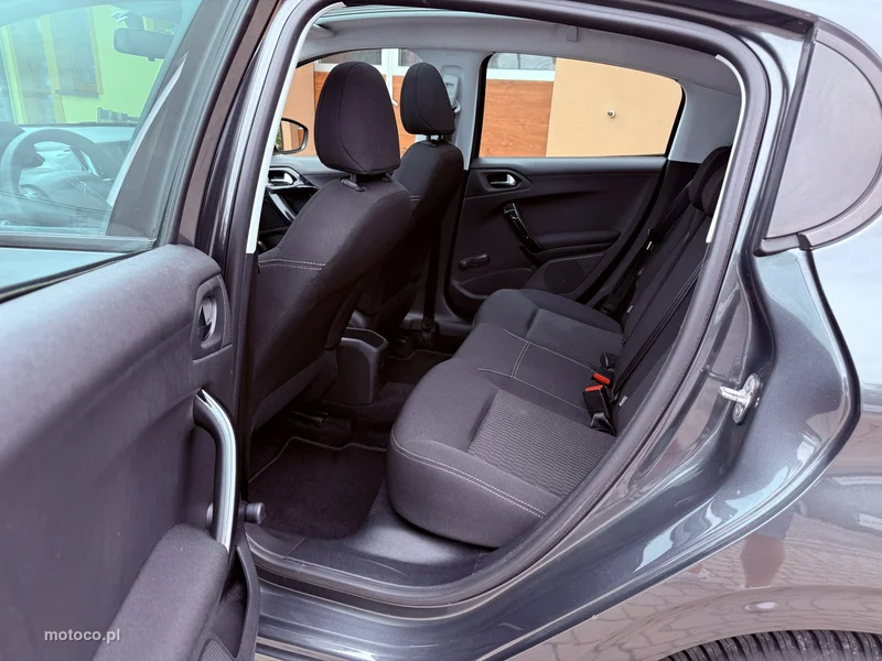 Peugeot 208 24