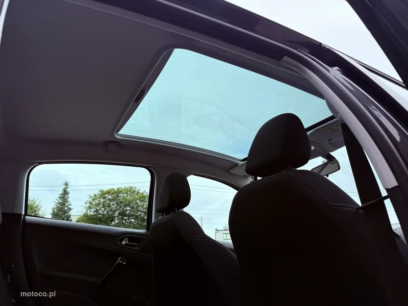 Peugeot 208 26