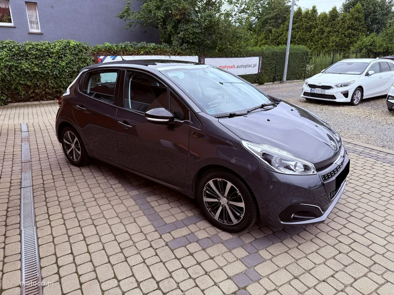 Peugeot 208 4