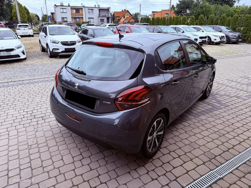 Peugeot 208 7