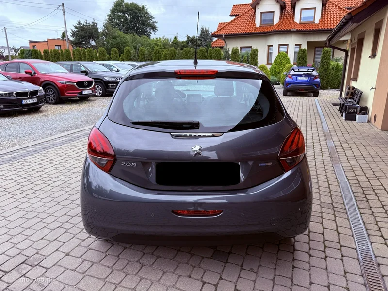 Peugeot 208 8