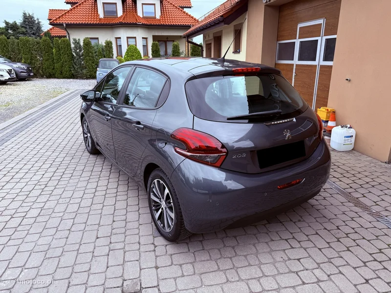 Peugeot 208 9